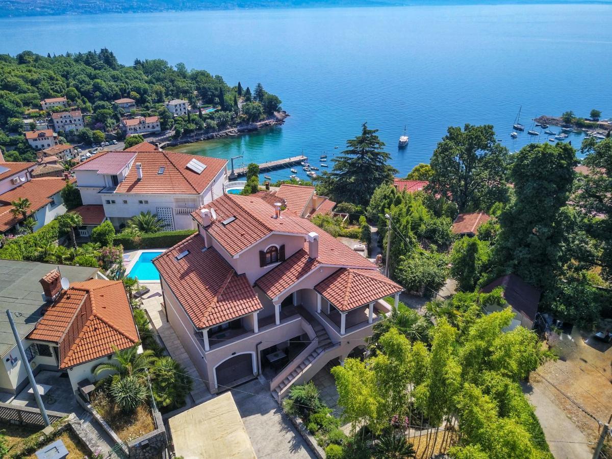 Lora With Swimming Pool, 150m To The Sea, Opatija-lovran Willa